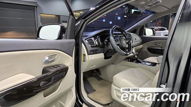 Kia Canival 2020 — photo 11