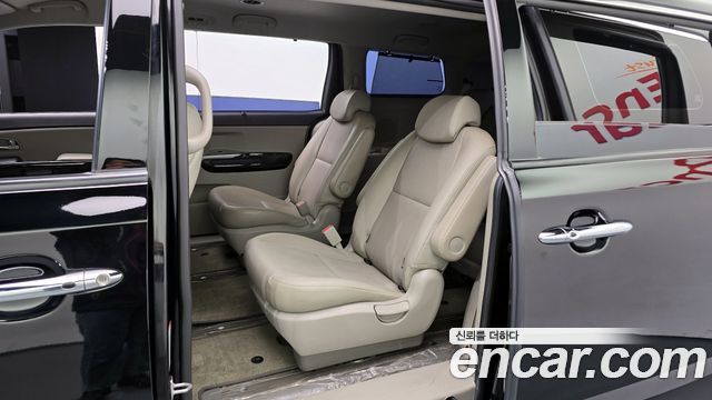 Kia Canival 2020 — photo 12