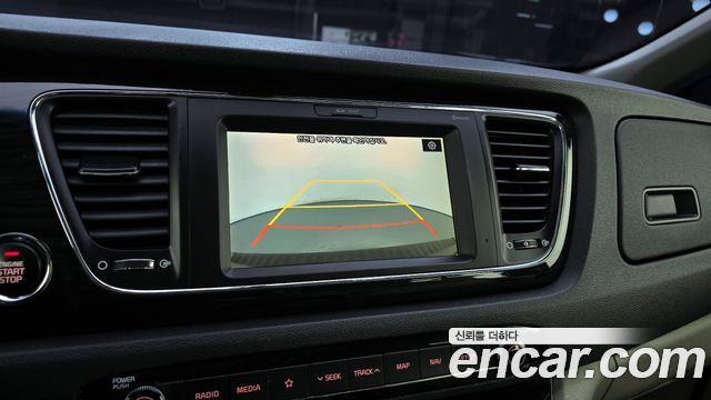 Kia Canival 2020 — photo 16
