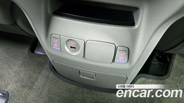 Kia Canival 2020 — photo 17