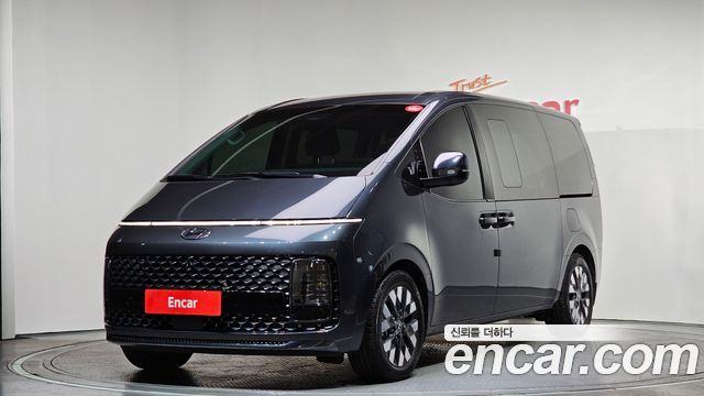 Hyundai Staria 2023 — photo 1