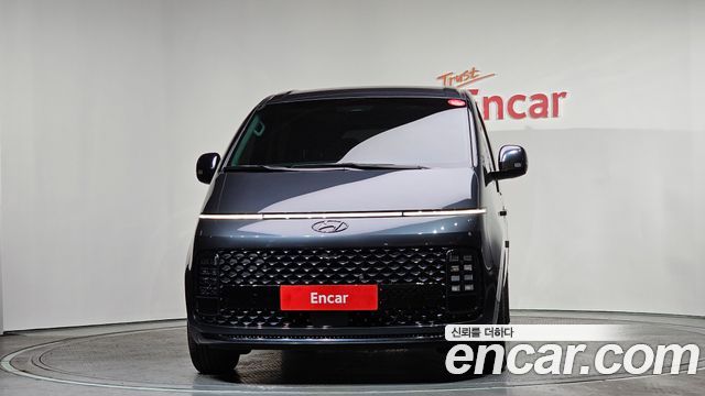 Hyundai Staria 2023 — photo 3