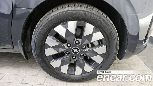 Hyundai Staria 2023 — photo 5