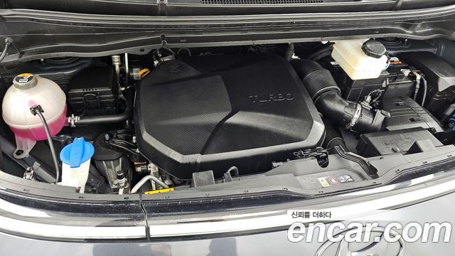 Hyundai Staria 2023 — photo 6