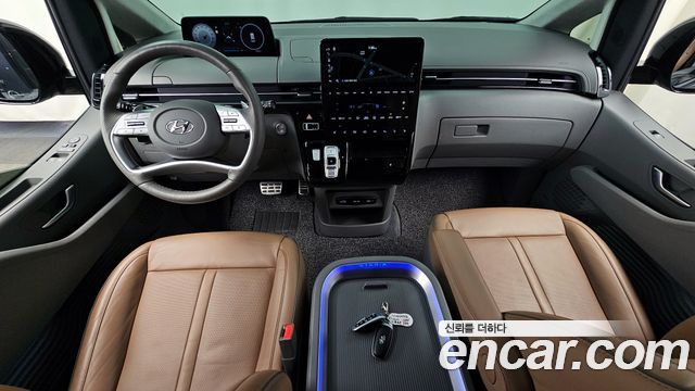 Hyundai Staria 2023 — photo 7