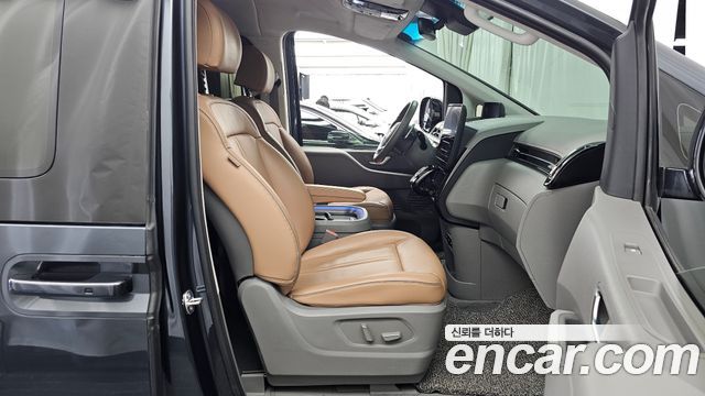 Hyundai Staria 2023 — photo 11