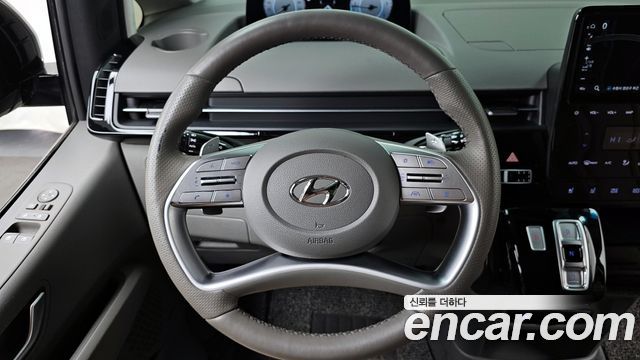 Hyundai Staria 2023 — photo 13