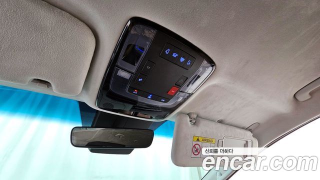 Hyundai Staria 2023 — photo 18