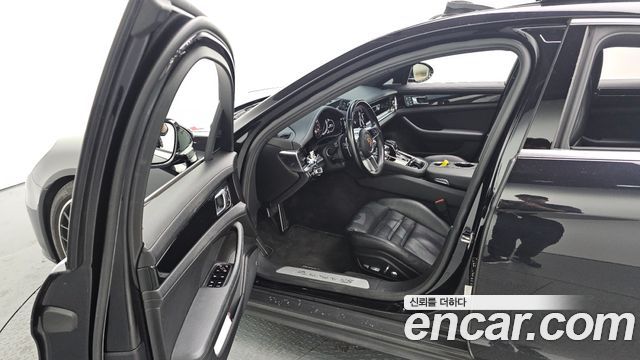 Porsche Panamera 2018 — photo 10