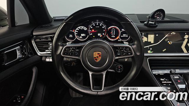 Porsche Panamera 2018 — photo 14