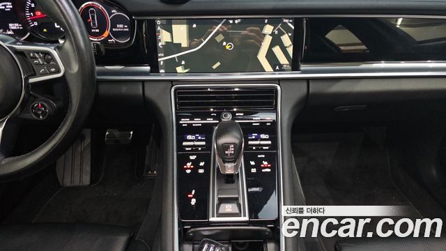 Porsche Panamera 2018 — photo 15