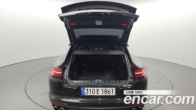 Porsche Panamera 2018 — photo 20