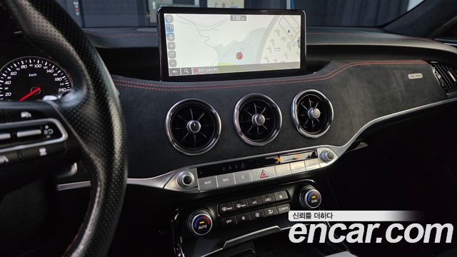 Kia Stinger 2022 — photo 13