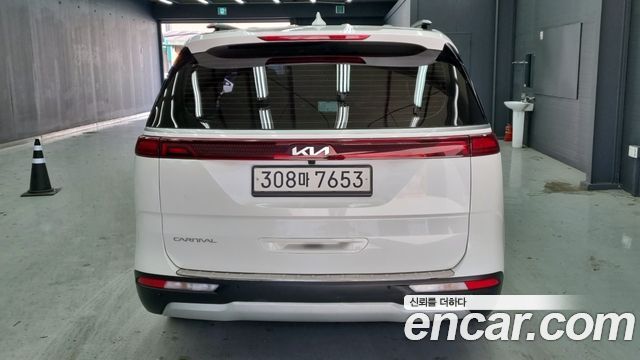 Kia Canival 2023 — photo 4
