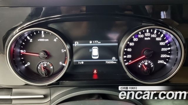Kia Canival 2023 — photo 8
