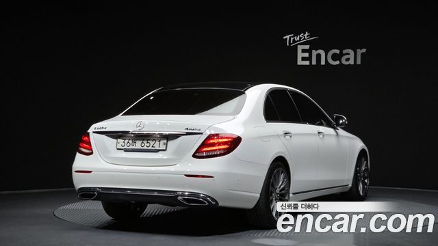 Mercedes-Benz E-Class 2017 — photo 2