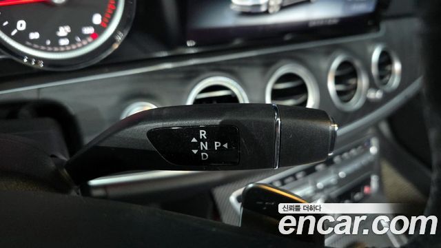 Mercedes-Benz E-Class 2017 — photo 9