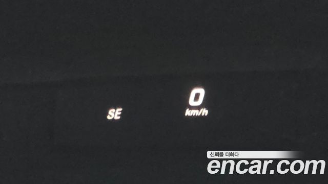 Mercedes-Benz E-Class 2017 — photo 18