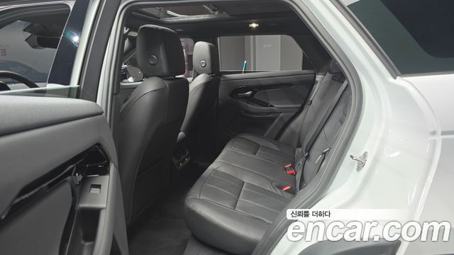 Land Rover Range Rover Evoque 2026 — photo 13