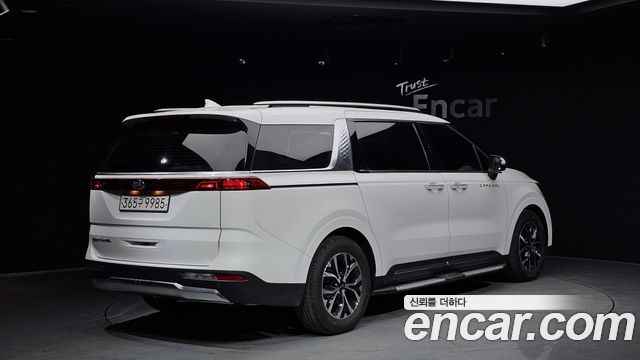 Kia Canival 2021 — photo 2