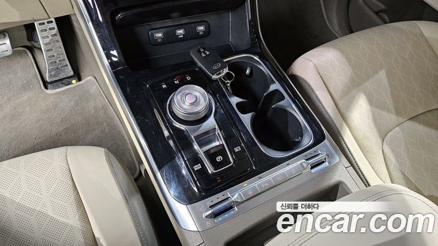 Kia Canival 2021 — photo 9