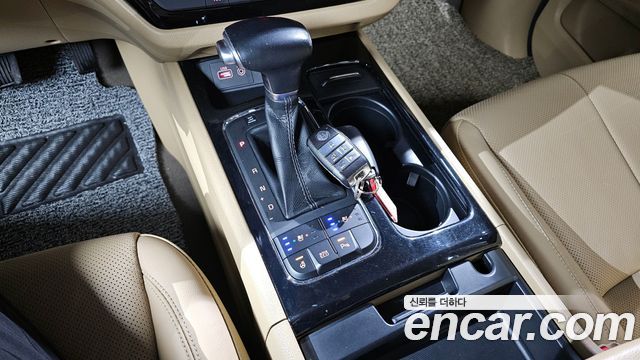 Kia Canival 2017 — photo 9
