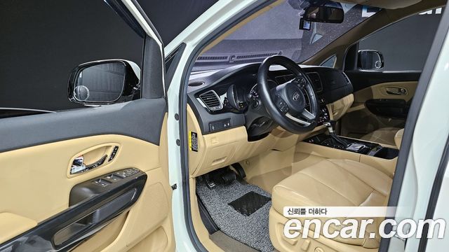 Kia Canival 2017 — photo 10