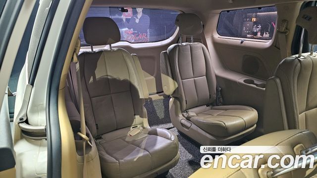 Kia Canival 2017 — photo 13