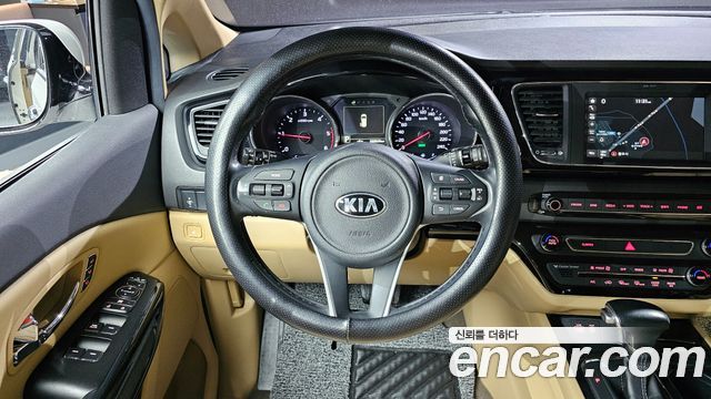 Kia Canival 2017 — photo 14
