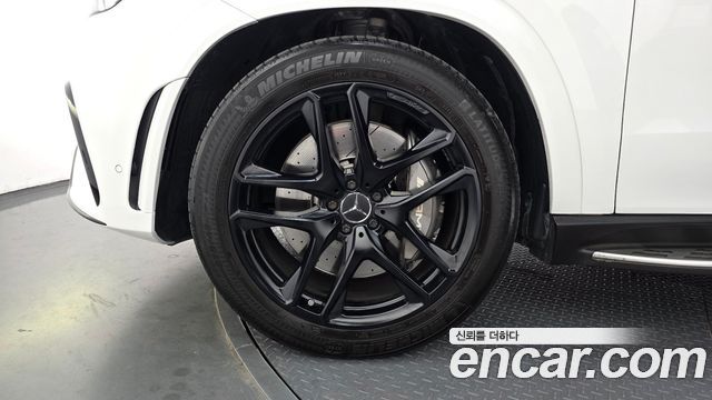 Mercedes-Benz GLE-Class 2023 — photo 5