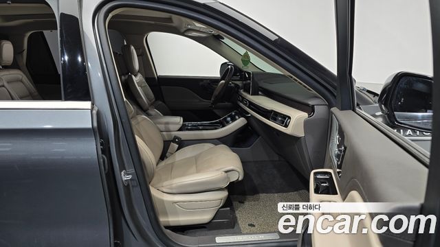 Lincoln Aviator 2023 — photo 11
