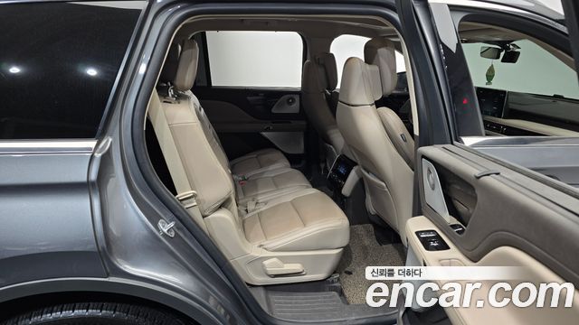 Lincoln Aviator 2023 — photo 12