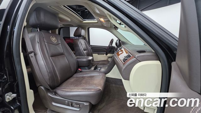 Cadillac Escalade 2012 — photo 10