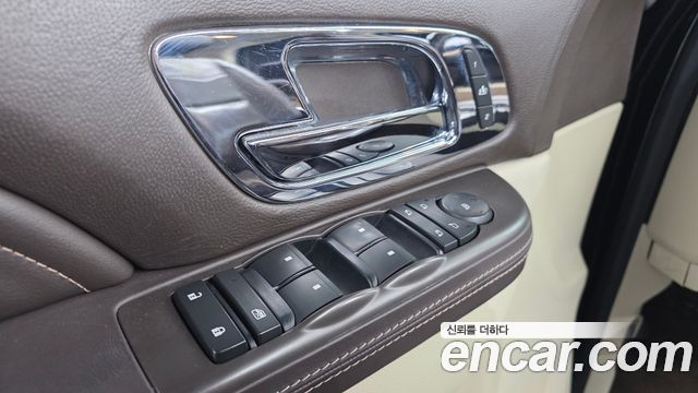 Cadillac Escalade 2012 — photo 13