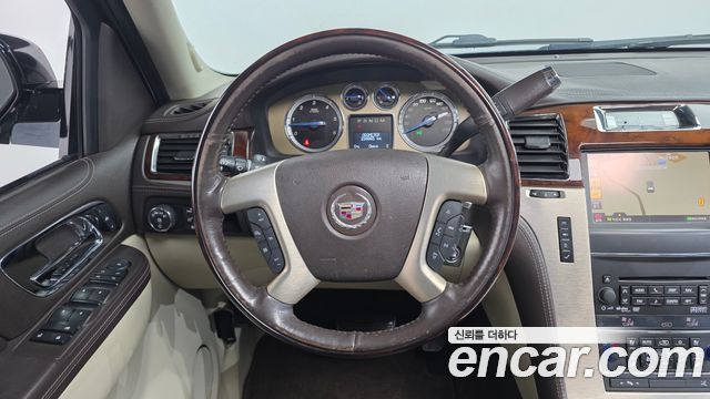Cadillac Escalade 2012 — photo 14