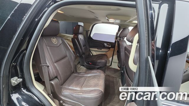 Cadillac Escalade 2012 — photo 17