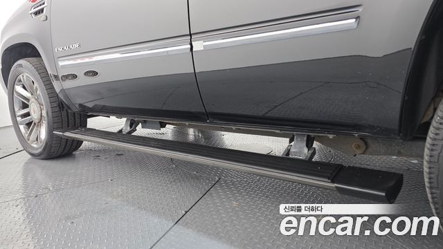 Cadillac Escalade 2012 — photo 19