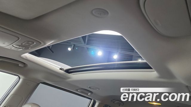 Kia Canival 2010 — photo 19