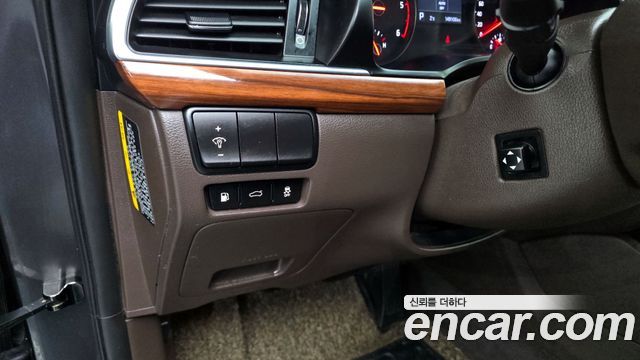 Kia K7 2016 — photo 13