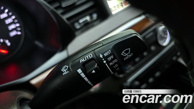 Kia K7 2016 — photo 18