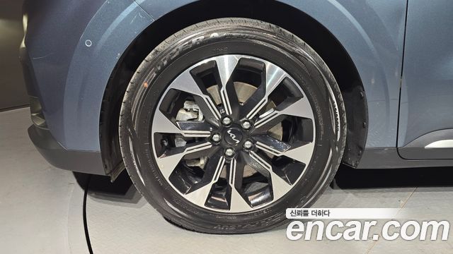 Kia Canival 2023 — photo 5