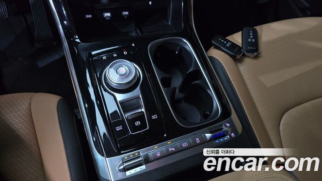 Kia Canival 2023 — photo 9