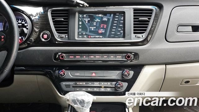 Kia Canival 2020 — photo 20