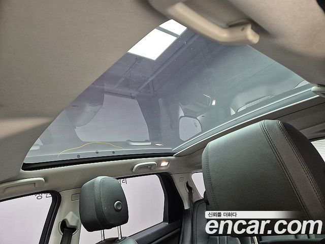 Land Rover Discovery Sport 2016 — photo 13