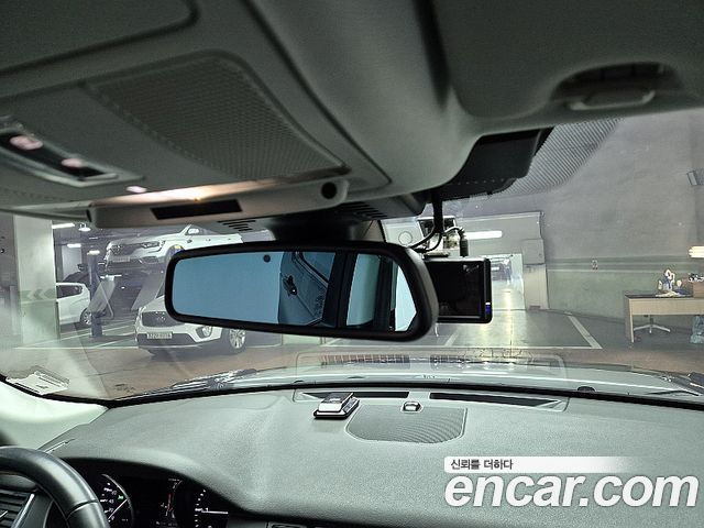 Land Rover Discovery Sport 2016 — photo 15