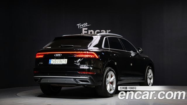 Audi Q8 2022 — photo 2