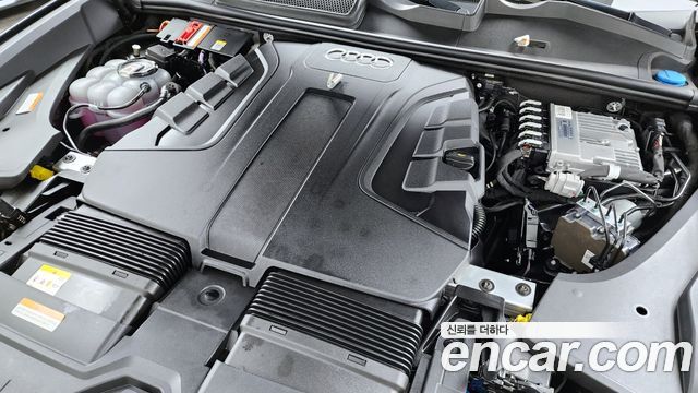 Audi Q8 2022 — photo 6