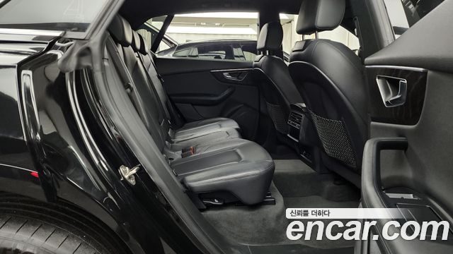 Audi Q8 2022 — photo 12