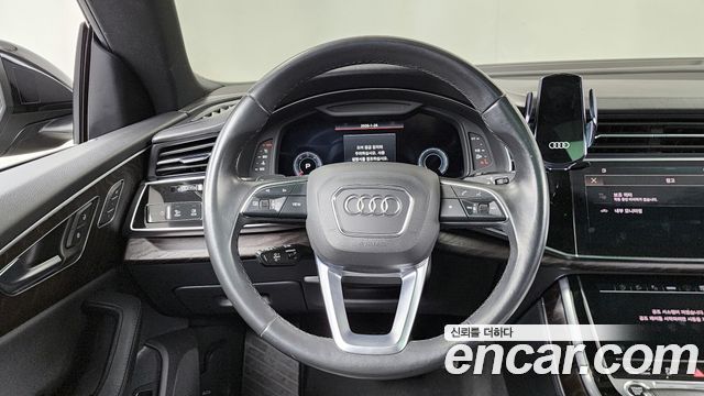 Audi Q8 2022 — photo 13