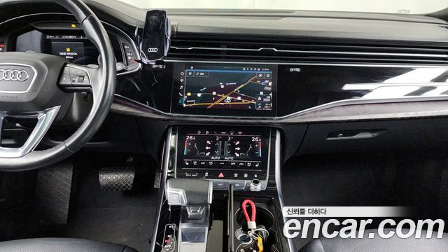 Audi Q8 2022 — photo 14